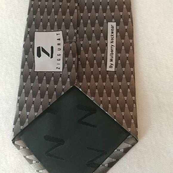 Ziggurat Tie  - Picture 4 of 5